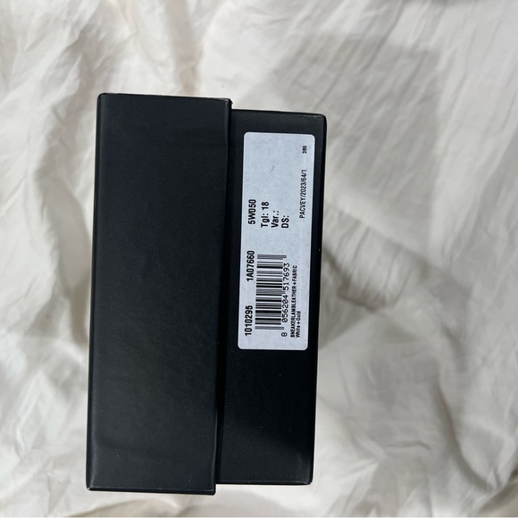 Versace infant shoes - Picture 2 of 3